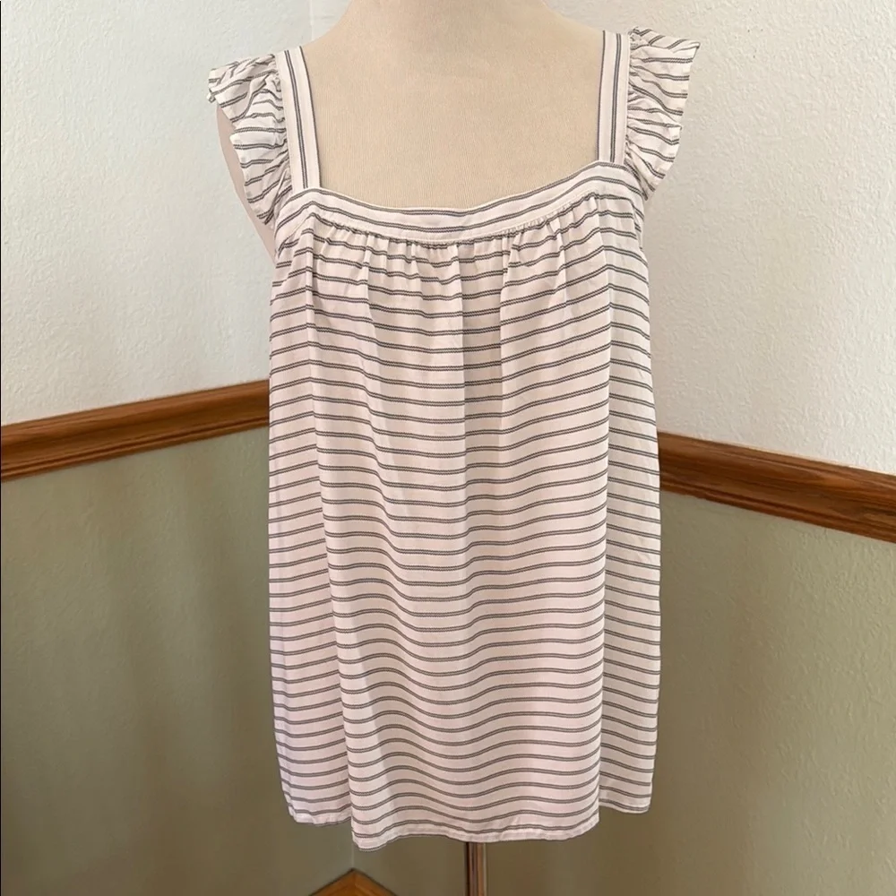 NWT LOFT White and Black Ruffled Sleeveless Tank Top S - Picture 2 of 9